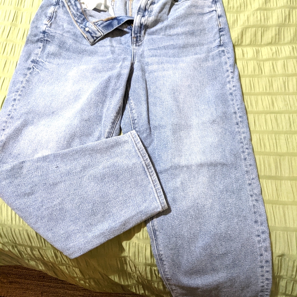 American Eagle Mom Jeans